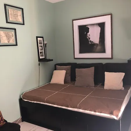 Equipe, Emplacement Ideal Apartment